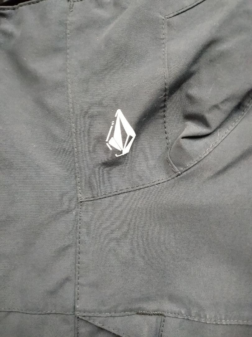 VOLCOM GORE-TEX ブラックジャケット　希少XLサイズ中古品ボルコム