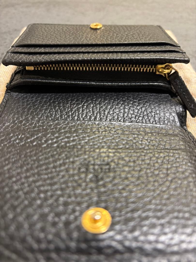 『ちい』『美品』GUCCI 黒 レザー 二つ折り財布 保存袋付き