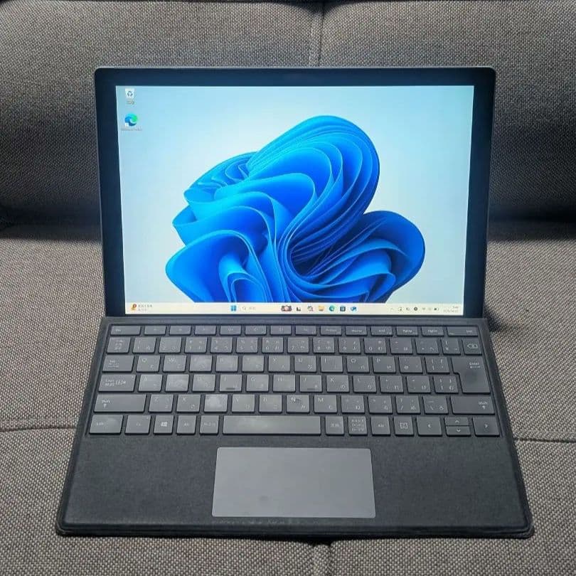 【美品】Surface Pro 7 i5 8GB 128GBタイプカバー付属 b