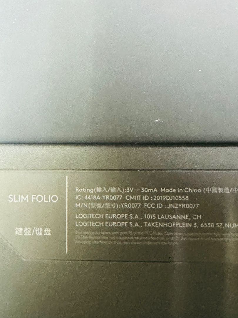 ② SLIM FOLIO iPad 第9/8/7世代用キーボード一体型ケース