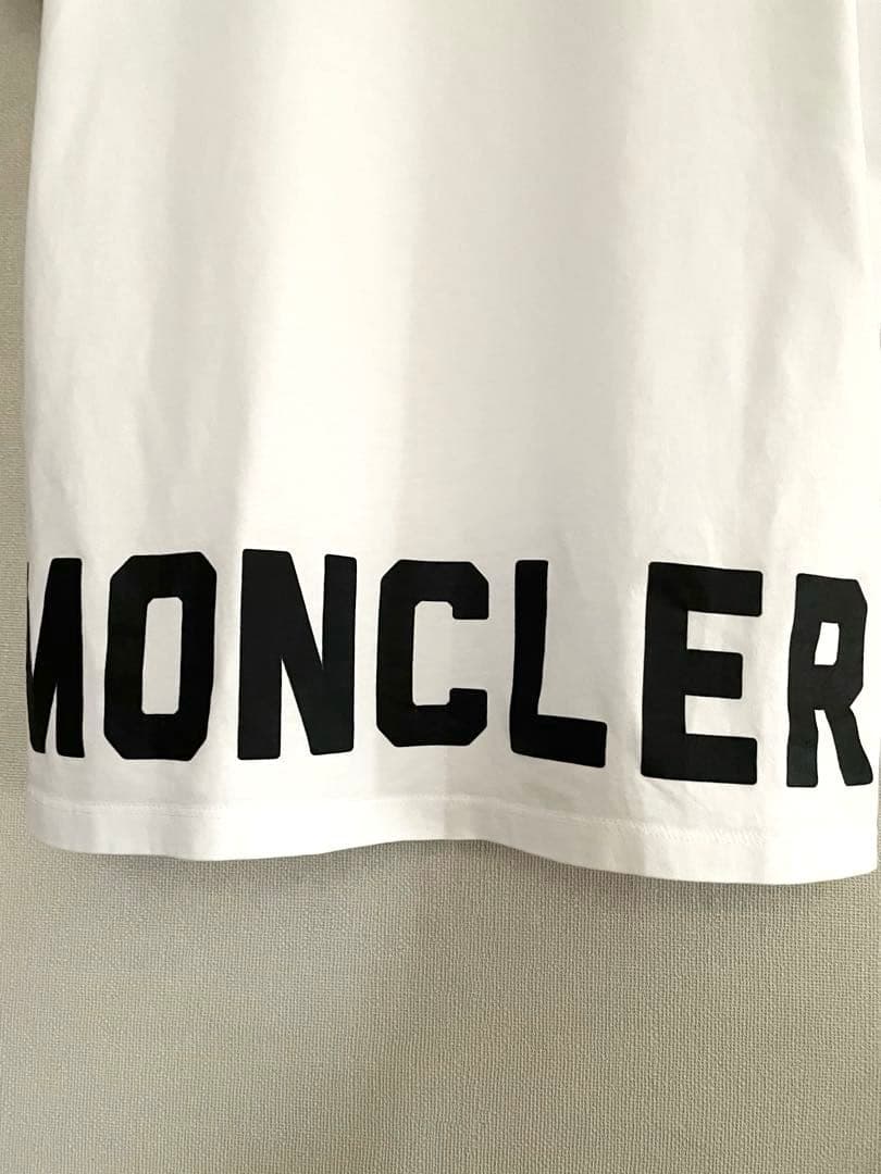 ◆モンクレール　バックプリントTシャツ　Ｍ　美品
