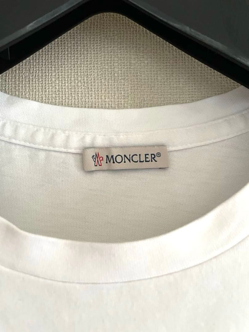 ◆モンクレール　バックプリントTシャツ　Ｍ　美品