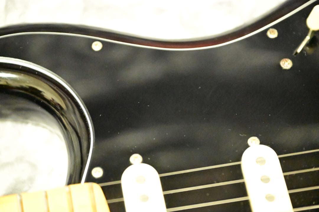ギター Fender USA AMERICAN ULTRA LUXE STRAT