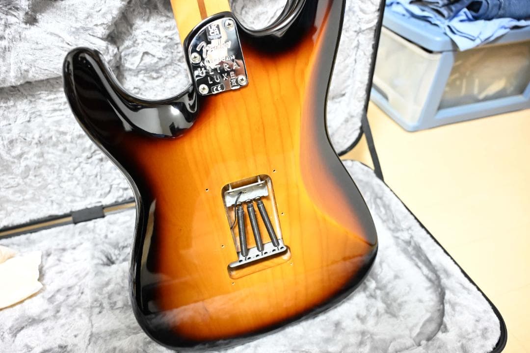 ギター Fender USA AMERICAN ULTRA LUXE STRAT
