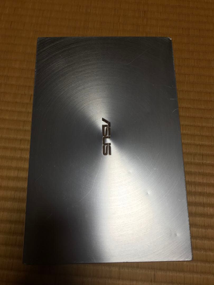 ジャンク品！　asus zenbook um431D 液晶割れ