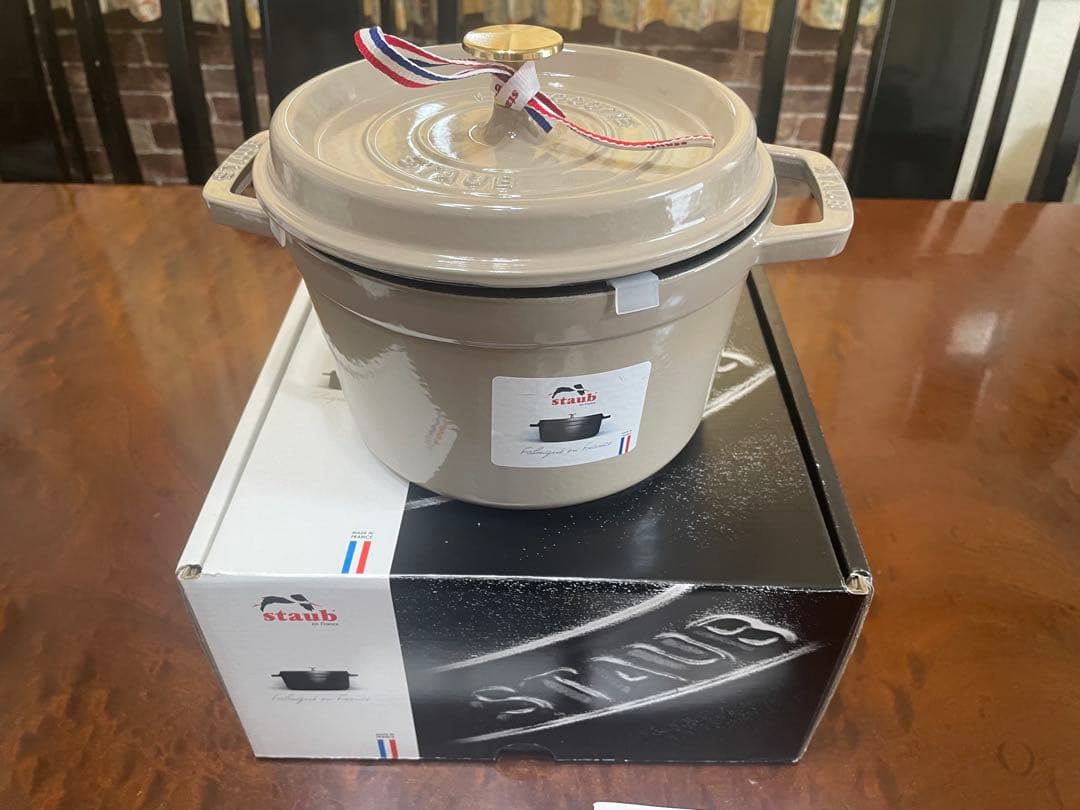 ✨新品未使用✨staubグランドココットラウンド20cm リネン