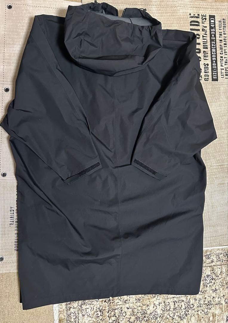 【新品タグ付】UNIQLO×Theory ブロックテックコートSサイズ