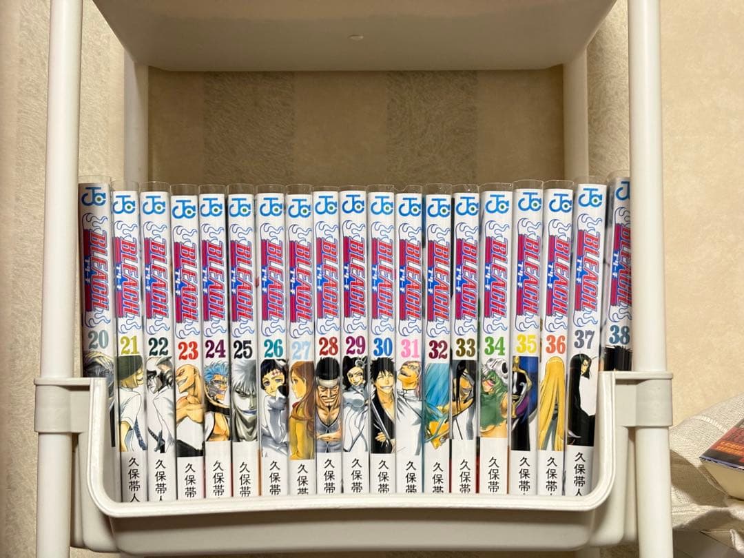24時間以内発送！ 『BLEACH』 全巻ブックカバー付き！全83冊セット