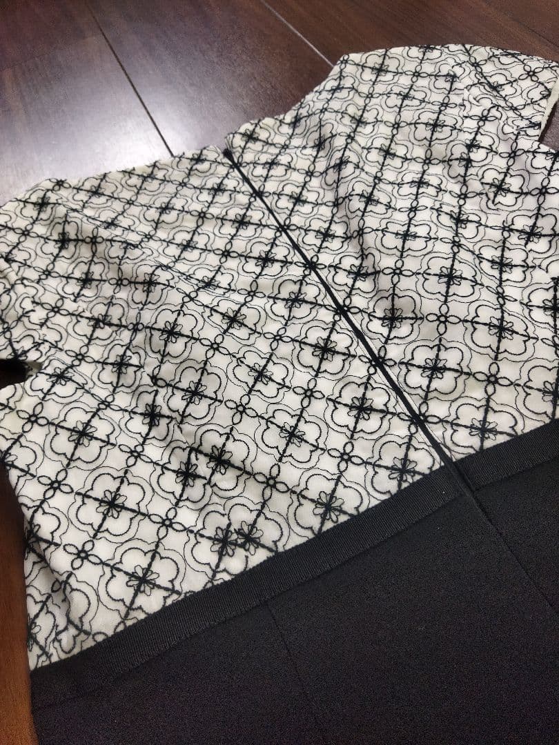 美品♪トッカ ビジュー 刺繍 ワンピース ひざ丈 大きいサイズ