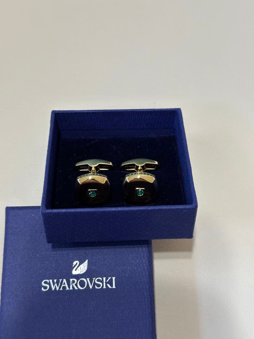 スワロフスキー SWAROVSKI カフス（緑）
