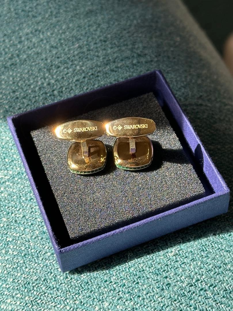 スワロフスキー SWAROVSKI カフス（緑）