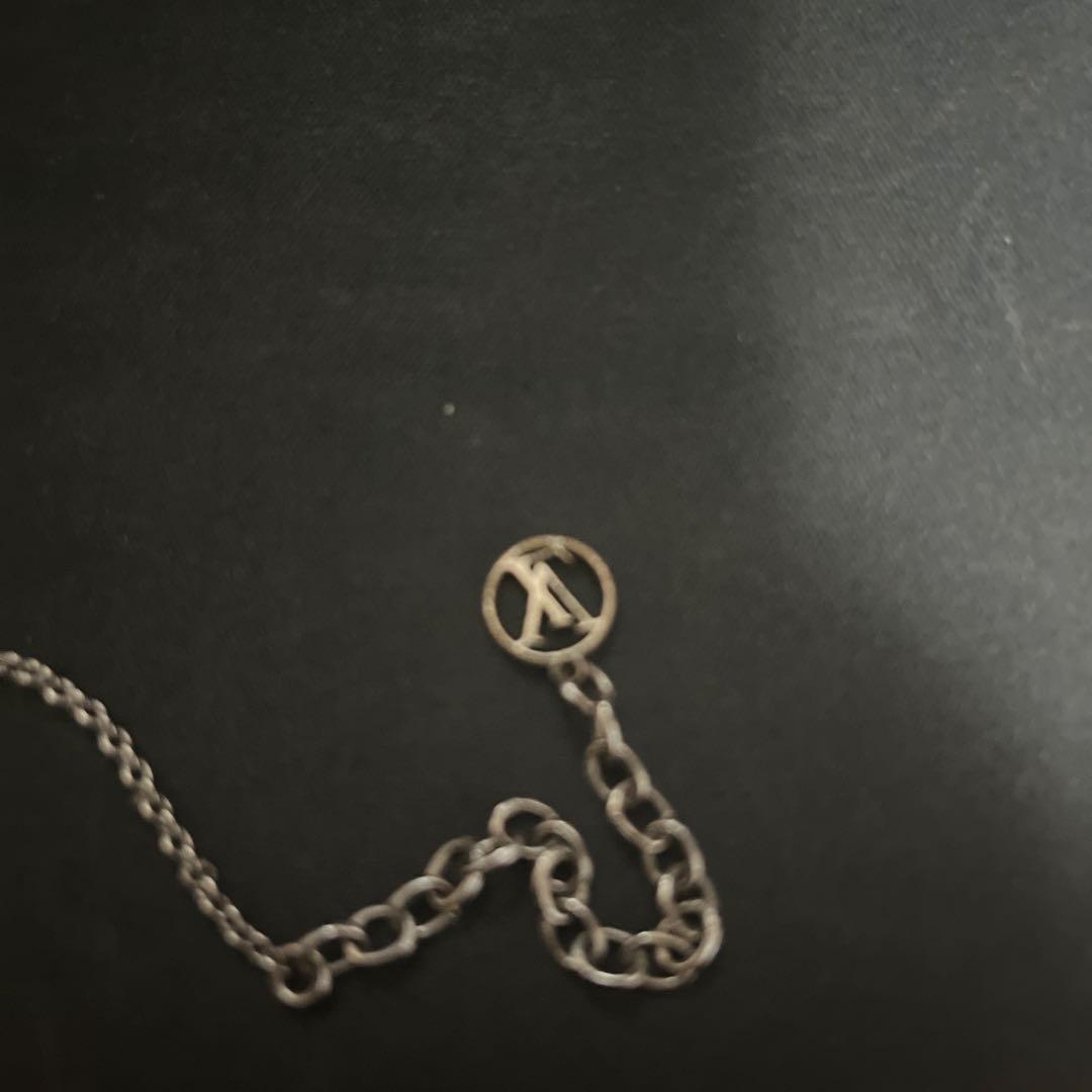 LOUIS VUITTON エッセンシャルv ルイヴィトン
