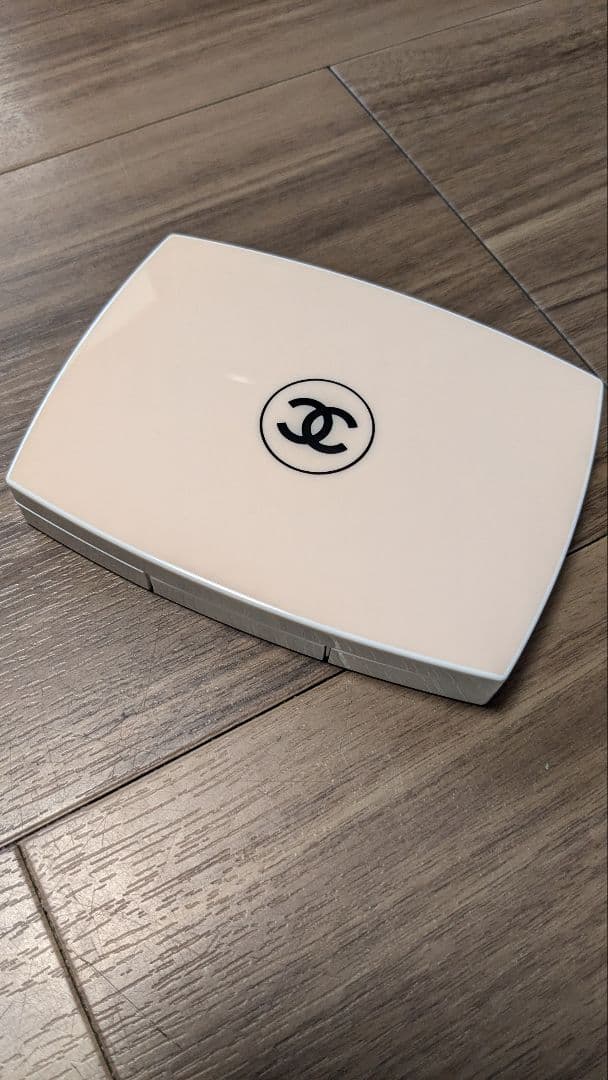 CHANEL パウダーファンデーション ナチュラルベージュ BR12