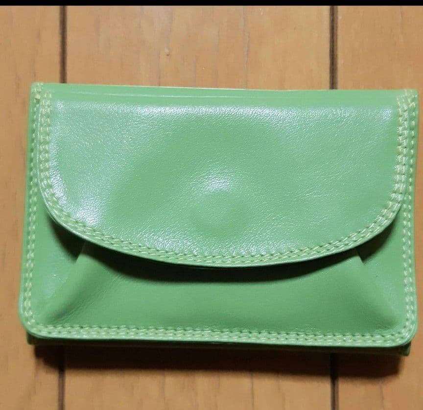 葵*様 在庫ラスト1点 人気廃盤希少品【WAKO】 レザー三つ折りミニ財布 黄緑