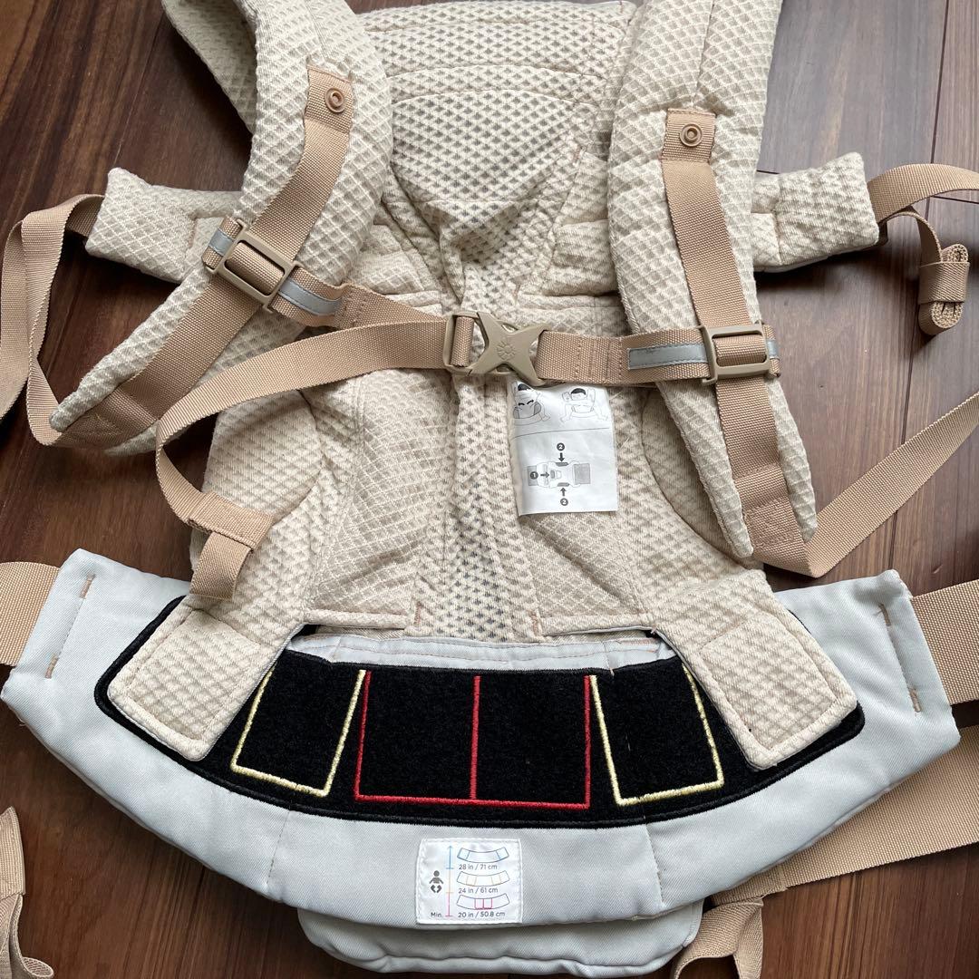 エルゴベビー 抱っこ紐 アイボリー　付属品（よだれカバー、防寒ケープ）もセットで