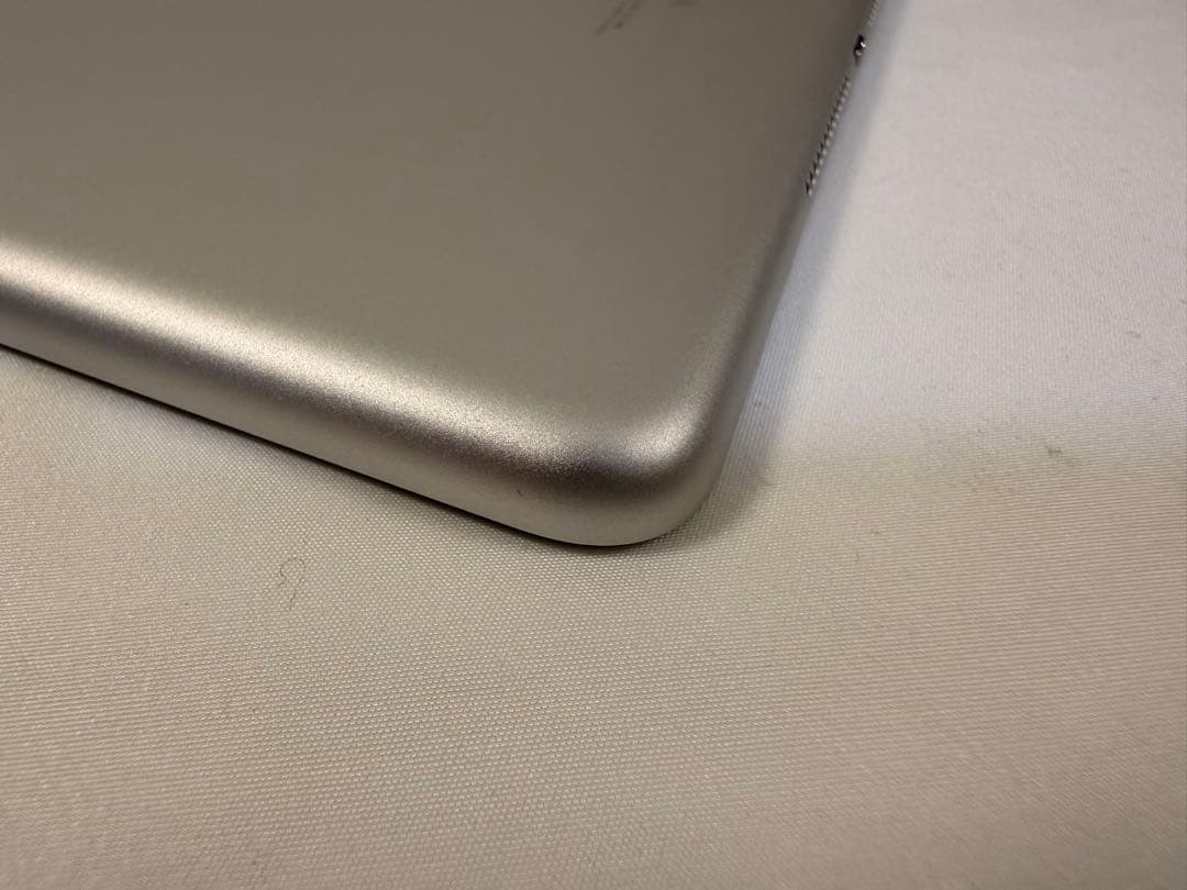 Apple iPad (第5世代) 128GB A1822