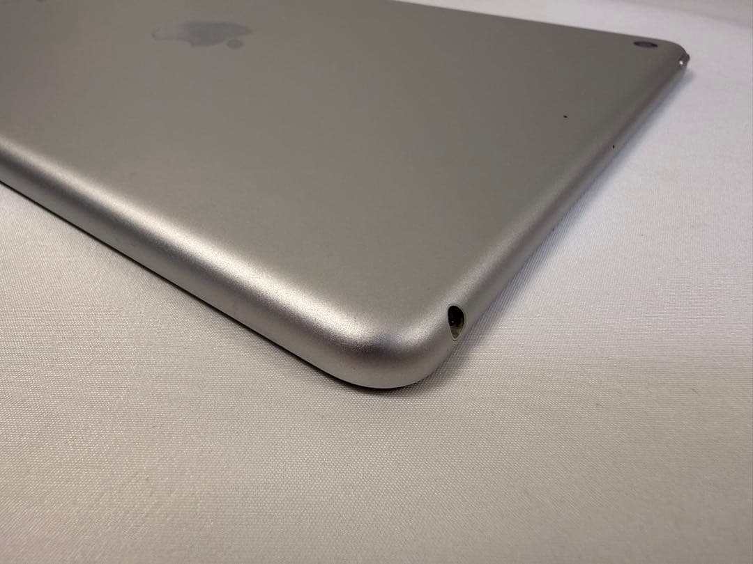 Apple iPad (第5世代) 128GB A1822