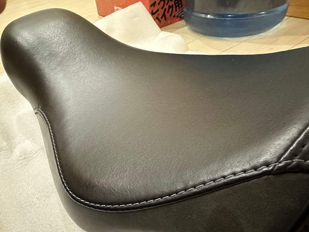 ハーレー純正品　スポーツスター　バッドランダーシート
