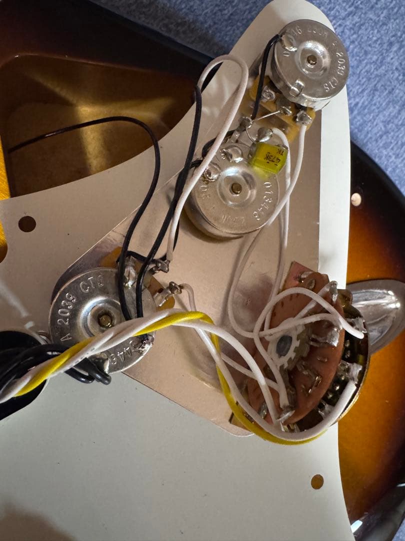ギター FENDER Traditional 50s / Lekata mini amp