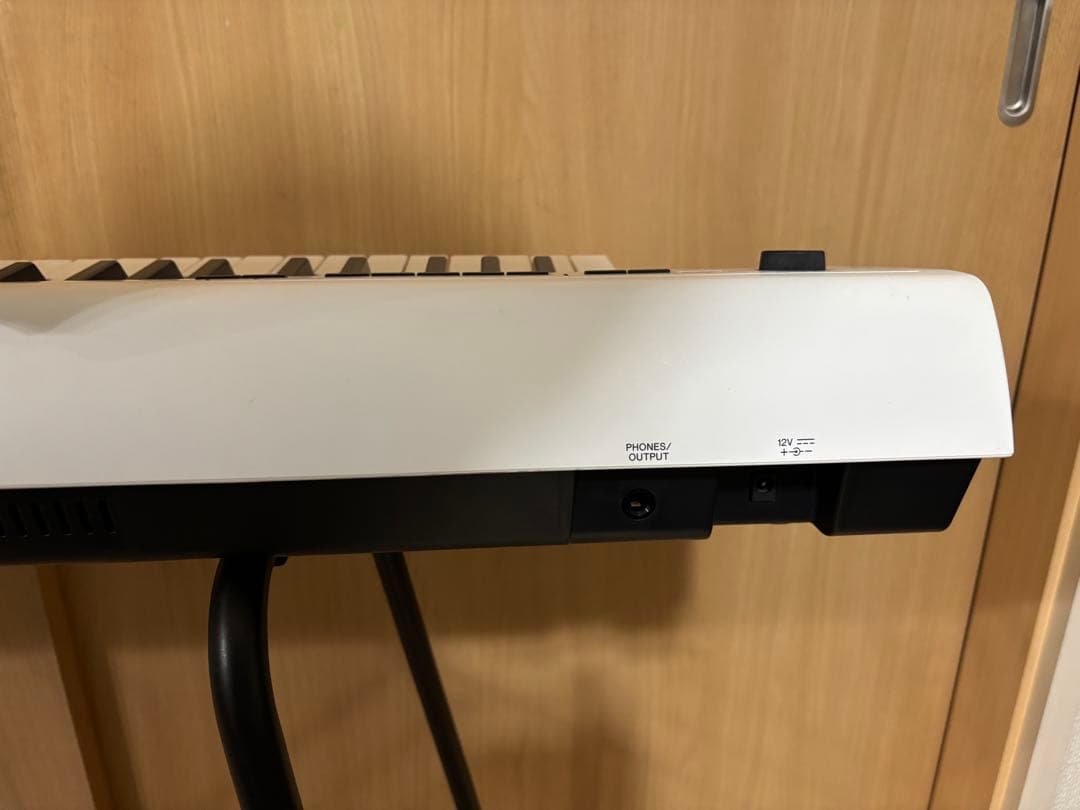 送料込　ヤマハ　YAMAHA 76鍵盤　piaggero NP-32 スタンド付