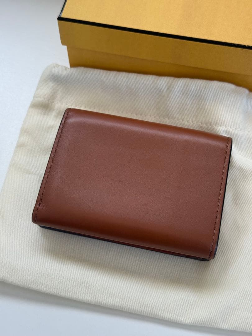 FENDI ブラウンレザー三つ折り財布