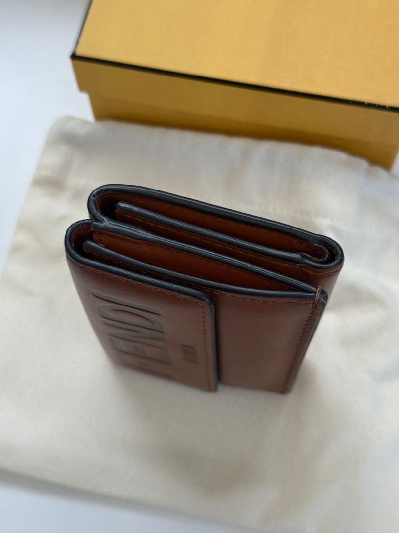 FENDI ブラウンレザー三つ折り財布