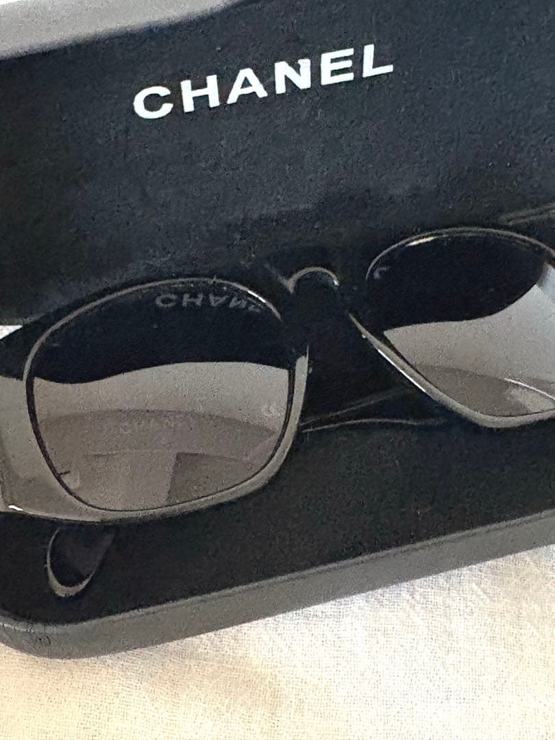 CHANEL シャネルサングラス マトラッセ ココマーク黒 ゴールド金具