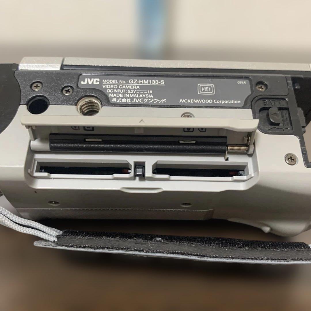JVC GZ-HM133 シルバー　バッテリー2個