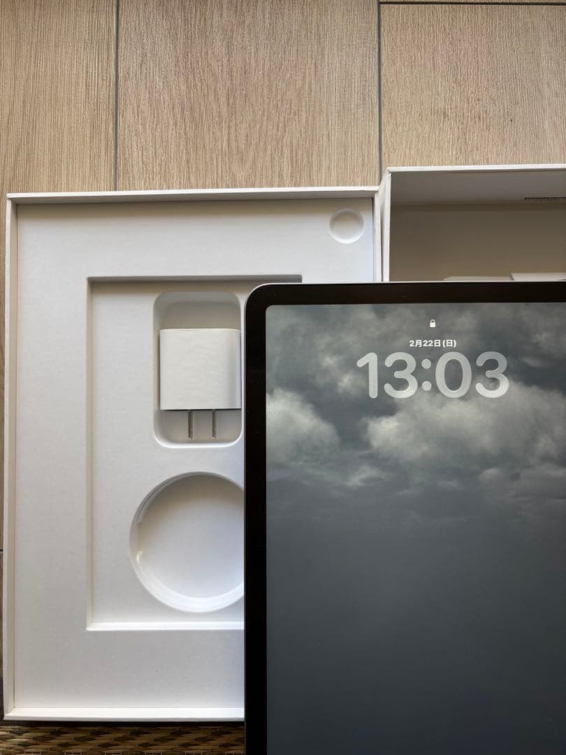 美品iPad Air 11 M2 128GB,ESRケース