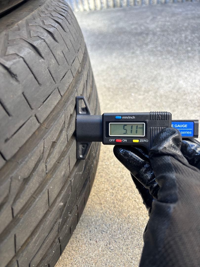 ①225/60R18 ブリヂストン　アレンザ　LX100 ４本のうち2本