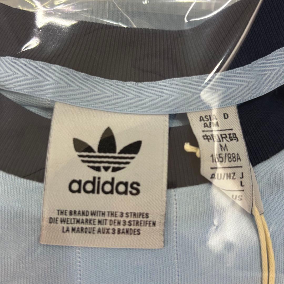 新品L⭐️adidas リニアグラフィック カリTシャツ ブルー×ネイビー