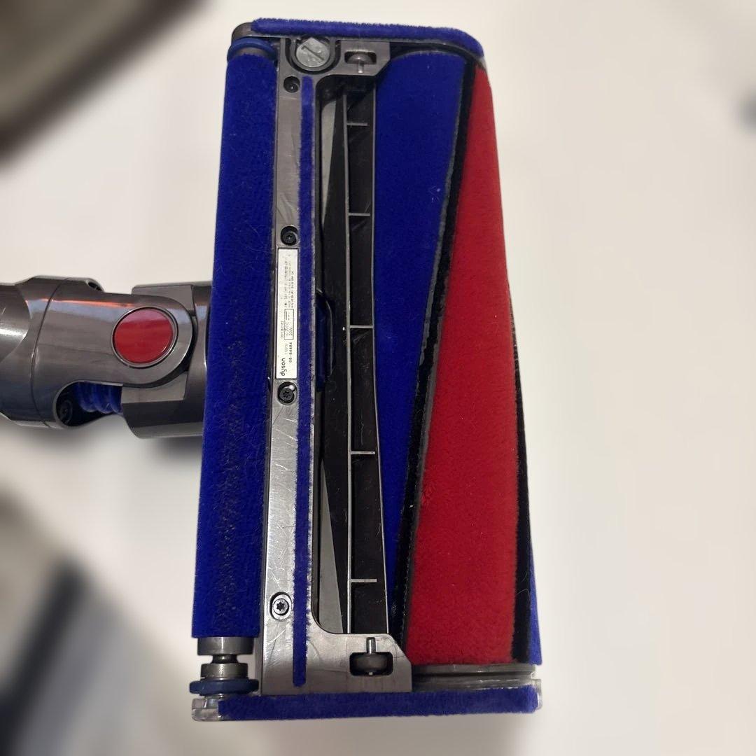 dyson v6fluffy+ スティッククリーナー本体と付属品　美品