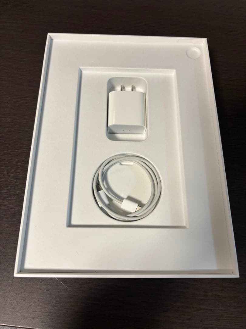 【新品】iPad Air M1 64GB Applepencil、MOFT付き