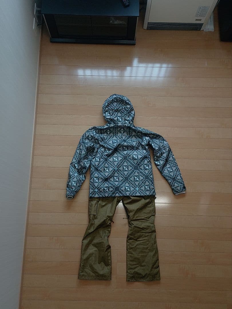 撥水性良好 R ltd スノーボードウェア上下セット 男女兼用 170cm前後に