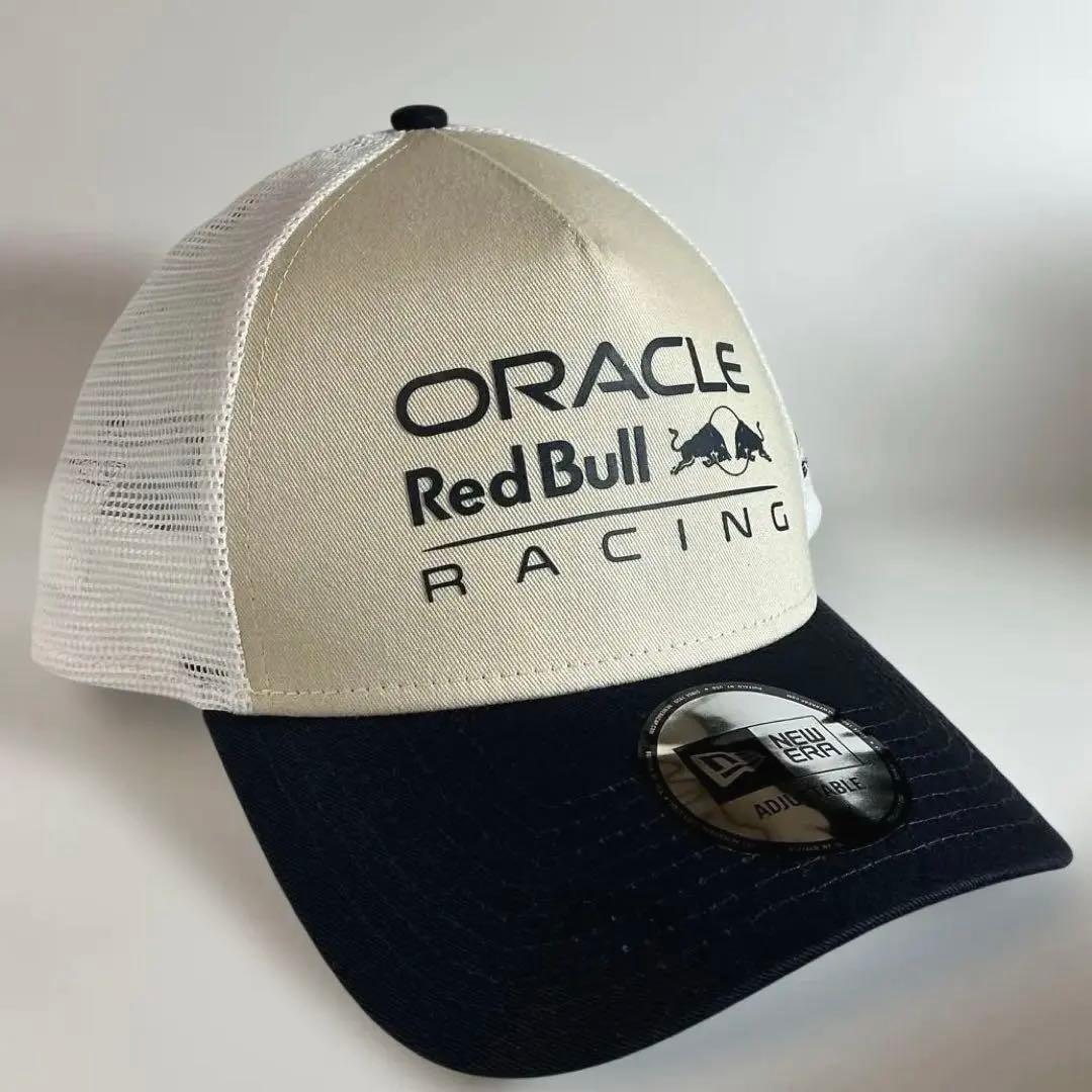 オラクル レッドブルレーシング NewEra トラッカー キャップ　クリーム/紺