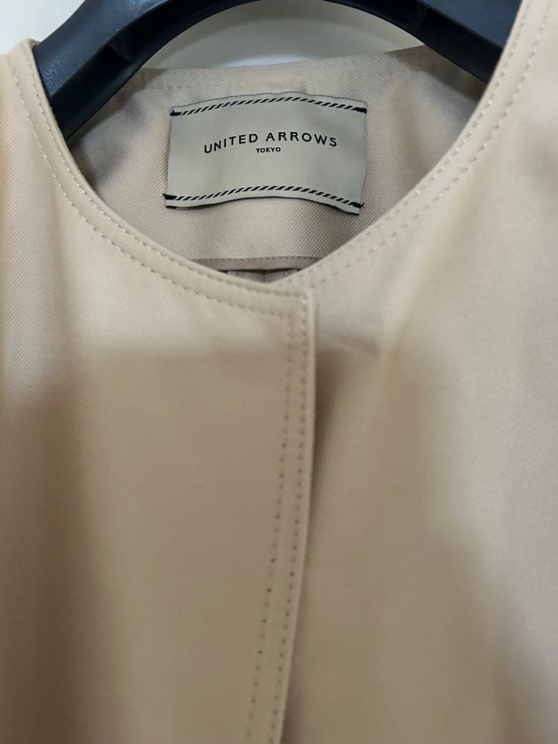 UNITED ARROWS ノーカラー　スプリングコート　　ベージュ　38