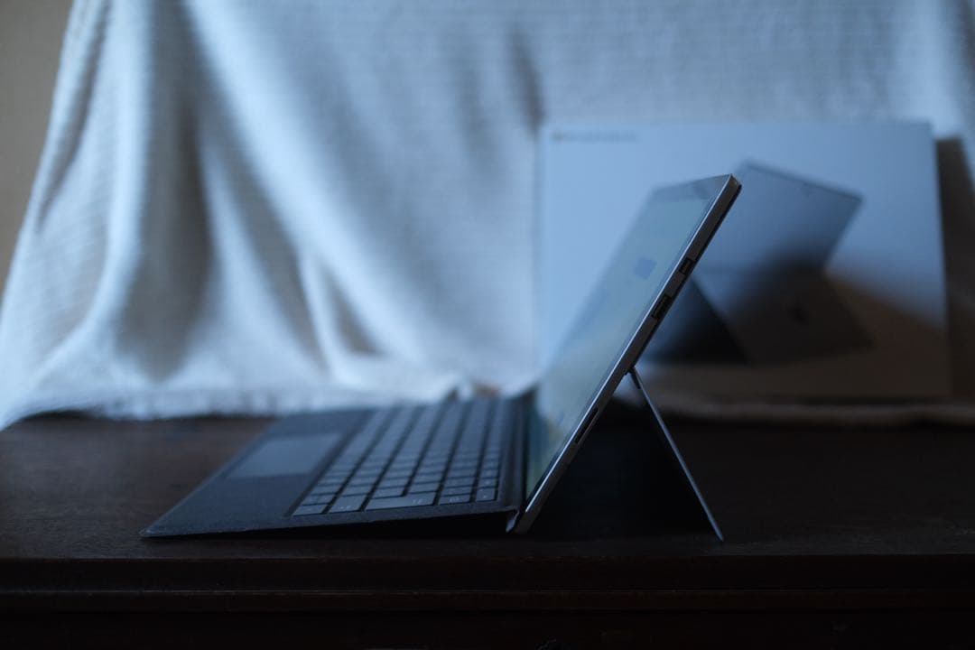 Surface Pro 6 タイプカバーケース・充電器