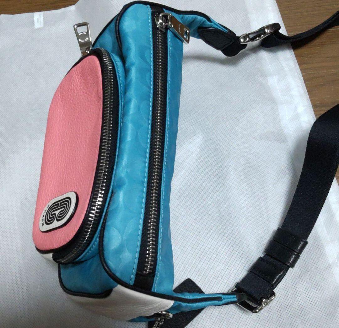 新品 COACHコーチ マルチカラー ウエストポーチ ボディバッグ シグネチャー