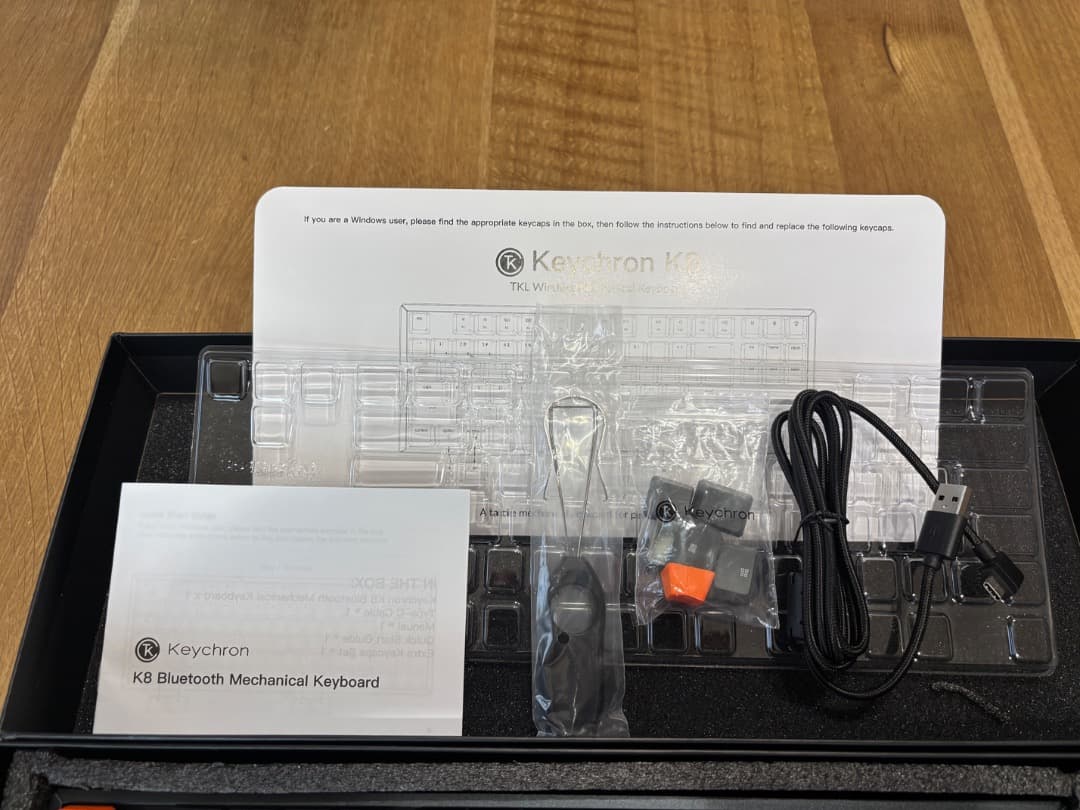 Keychron K8 ワイヤレスメカニカル茶軸　US配列