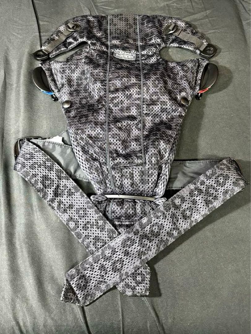 専用BabyBjörn ベビーキャリア MINI Airy mesh レオパード