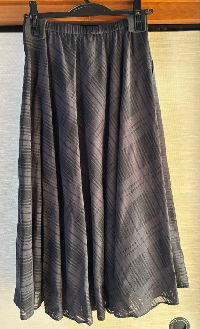 ☆新品•未使用☆タグ付き☆チャコールグレー フレアスカート/04（2LT)