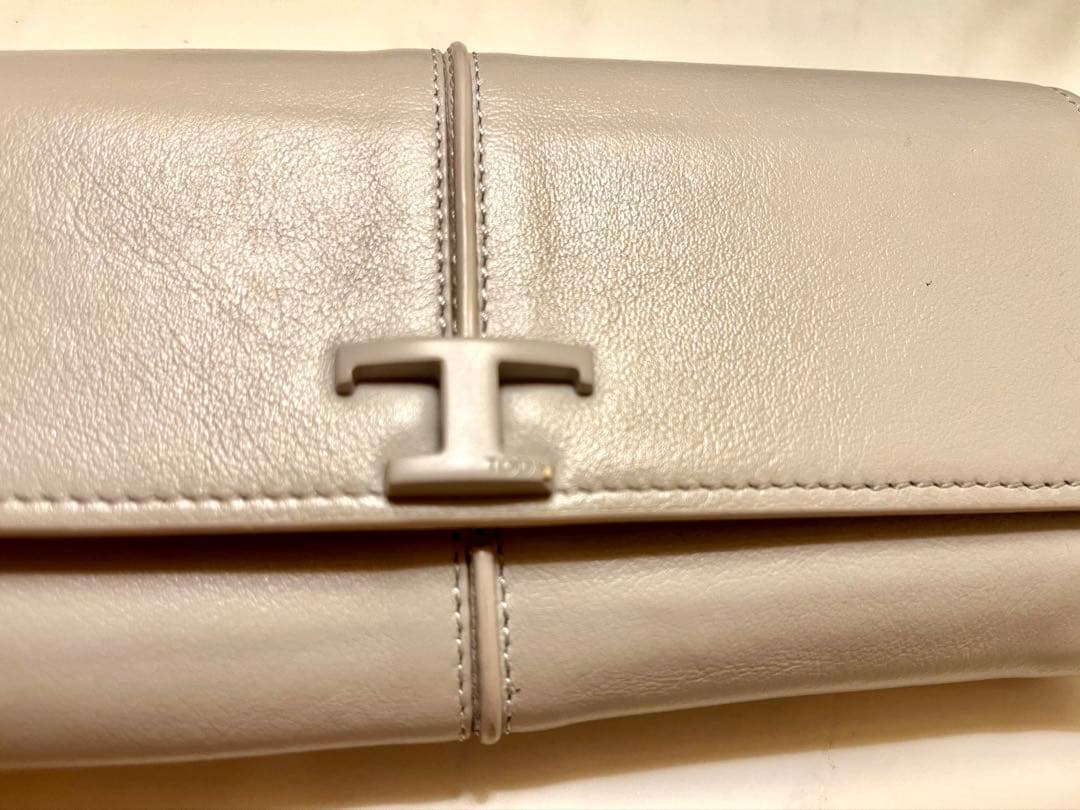 TOD'S T タイムレス レザー ウォレット二つ折り長財布グレー女性用ユーズド