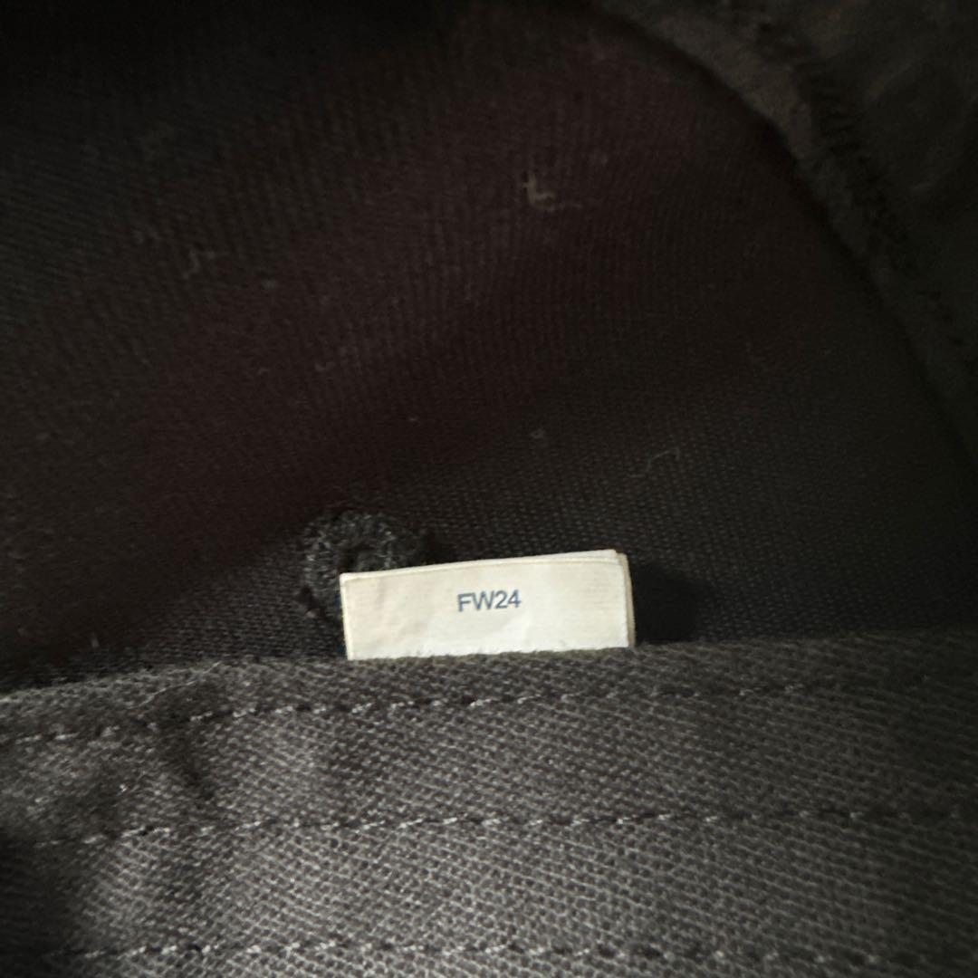 Supreme ブラック キャップ FW24