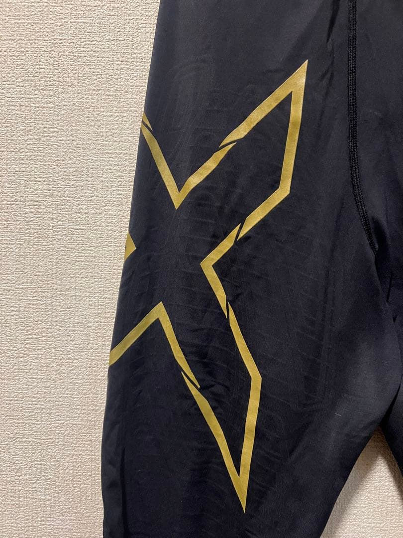 2XU 黒 ゴールドロゴ タイツ