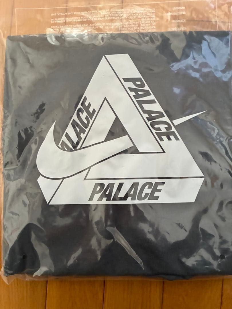 PALACE Nike Tシャツ　チャコール　最終値下げ