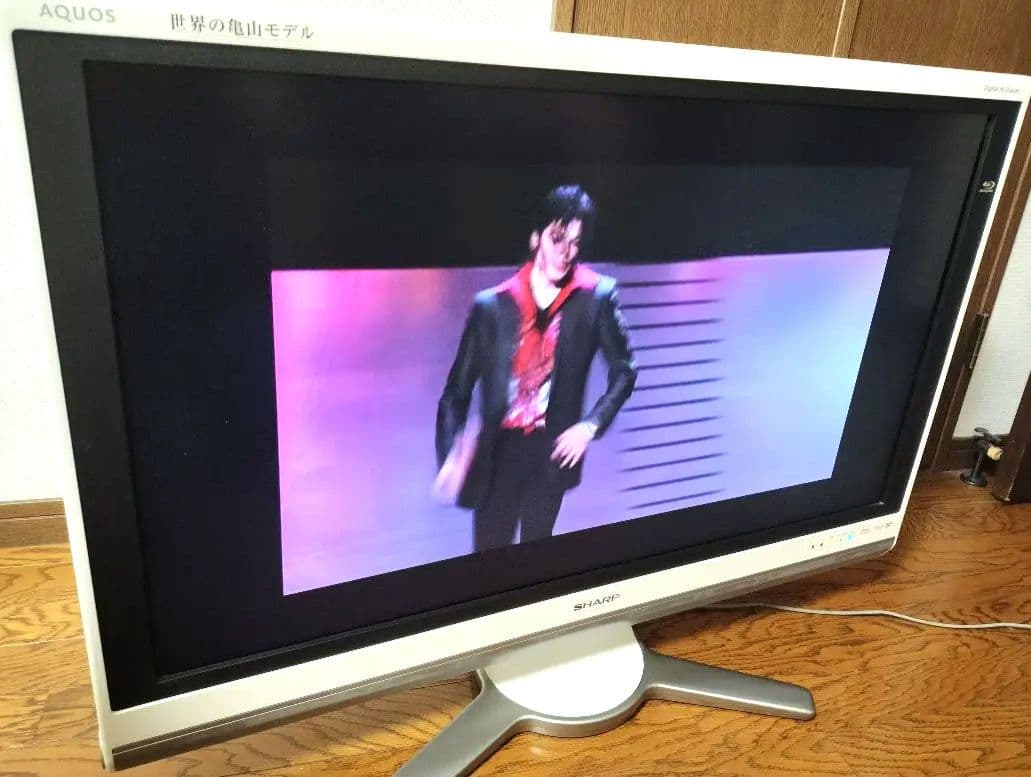 SHARP AQUOS 液晶テレビ 37本体 ホワイトボディ世界の亀山工場