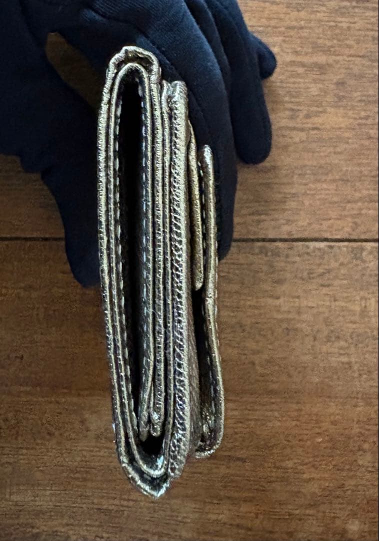 our 三つ折り財布　シャンパンゴールド