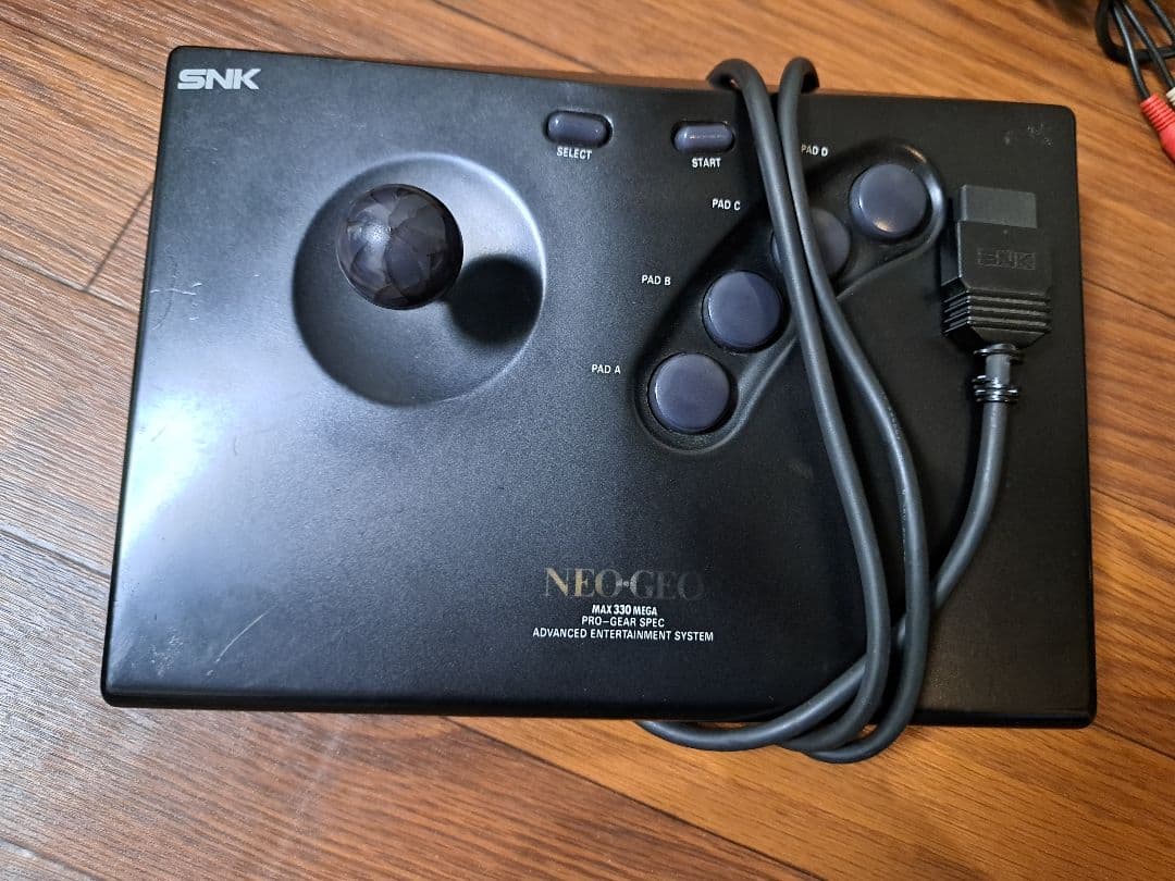 希少　SNK NEO-GEO 本体 コントローラー2個　ネオジオ 本体