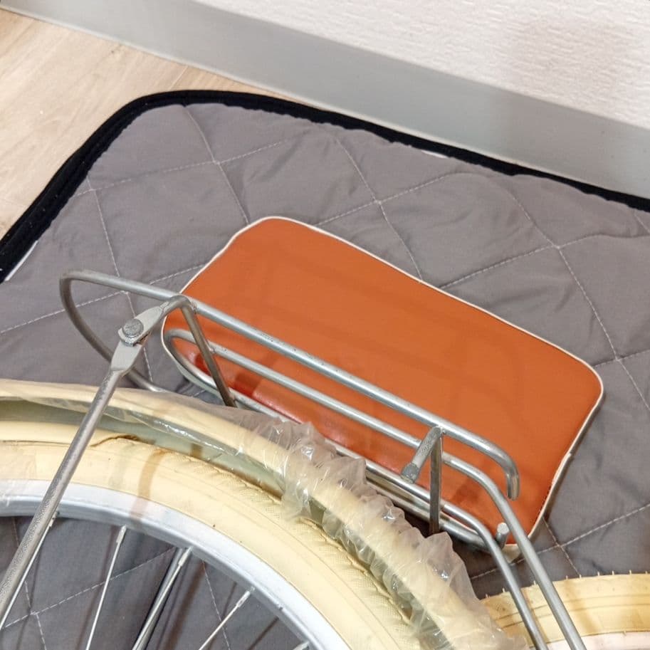 032702 新品　自転車　パンクレスタイヤ