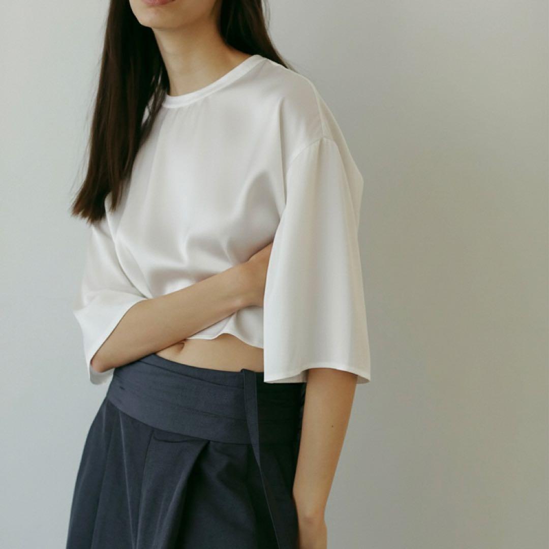 ららら LOHEN ローヘン ベビーサテン Tシャツ ブラウス 24SS